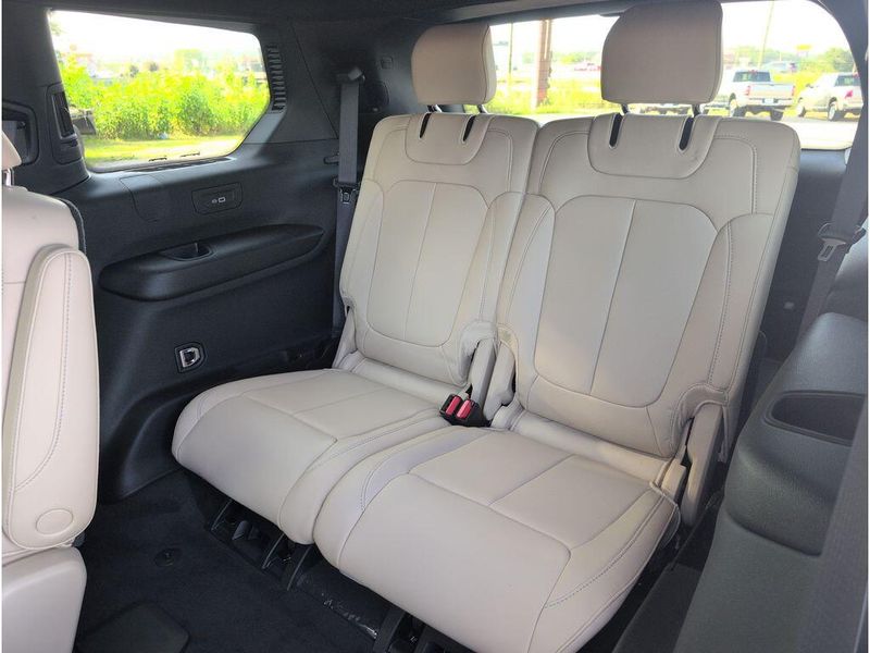 New 2026 Jeep Grand Cherokee L Limited 4x4Image 31