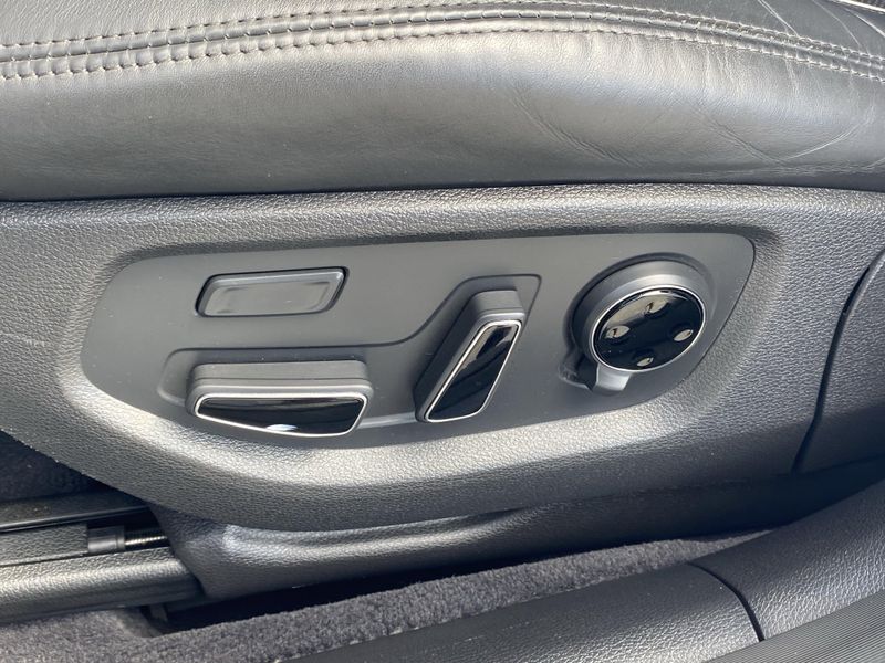 Used 2018 Genesis G80 3.8Image 16