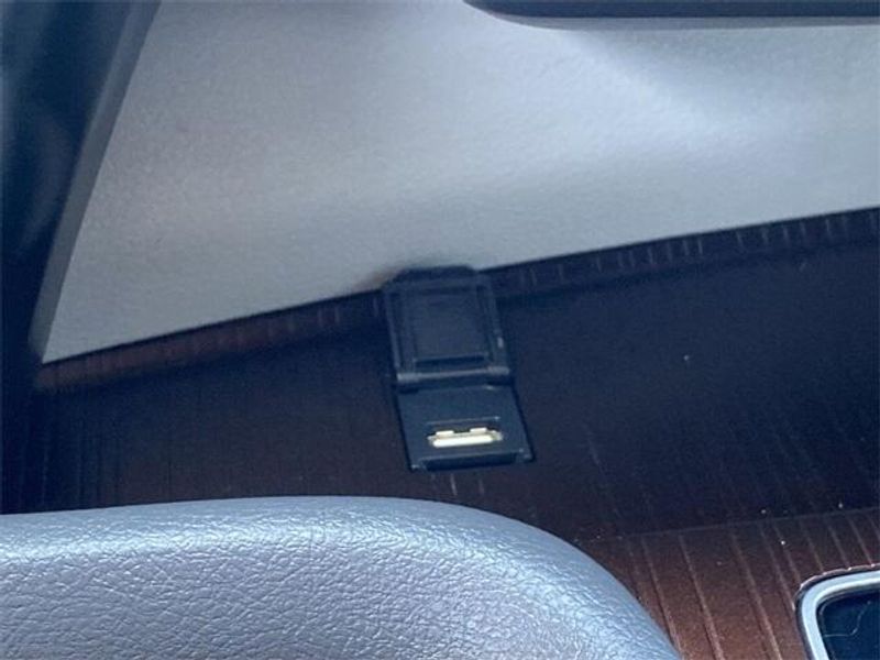 2021 Toyota Sienna LEImage 28