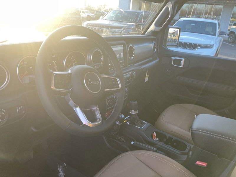 2023 Jeep Gladiator Rubicon 4x4Image 13