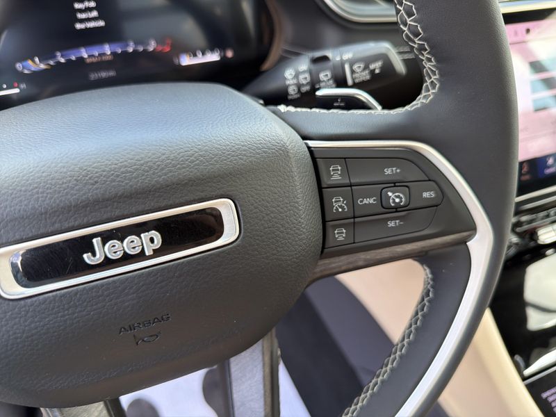 Used 2024 Jeep Grand Cherokee LimitedImage 31