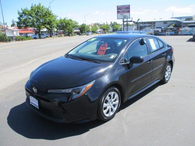 Used 2024 Toyota Corolla LEImage 2