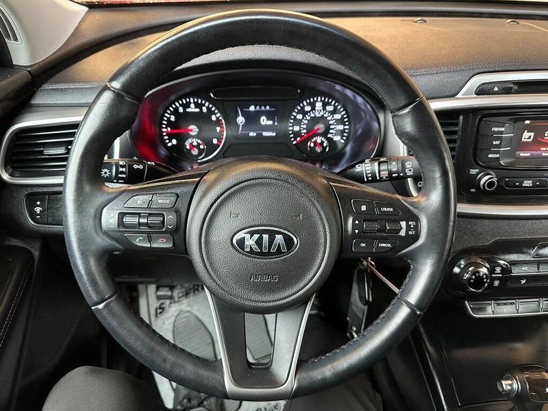 2016 Kia Sorento LXImage 2