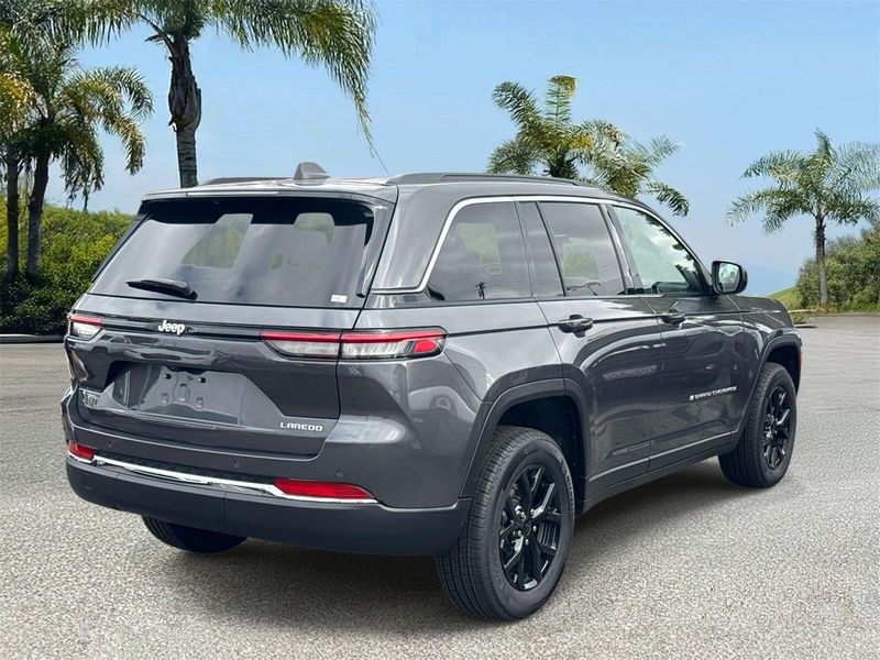 New 2026 Jeep Grand Cherokee Laredo X 4x2