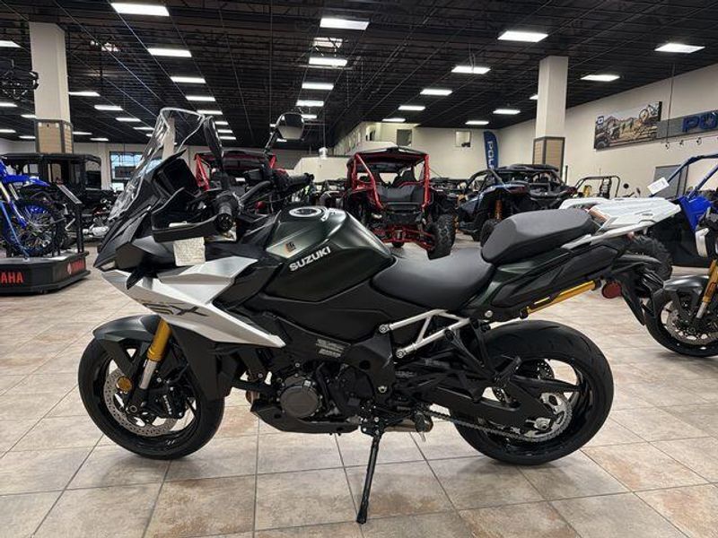 New 2024 Suzuki GSX-S1000GX+ Image 14
