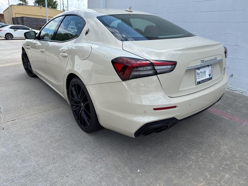 2022 Maserati Ghibli ModenaImage 3