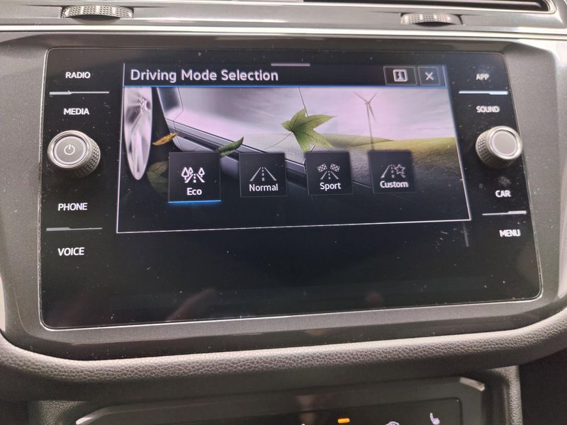 2024 Volkswagen Tiguan SE R-Line Black AWD w/SunroofImage 24