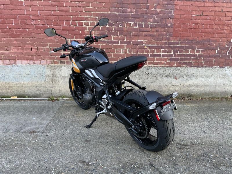 2025 Triumph TRIDENT 660