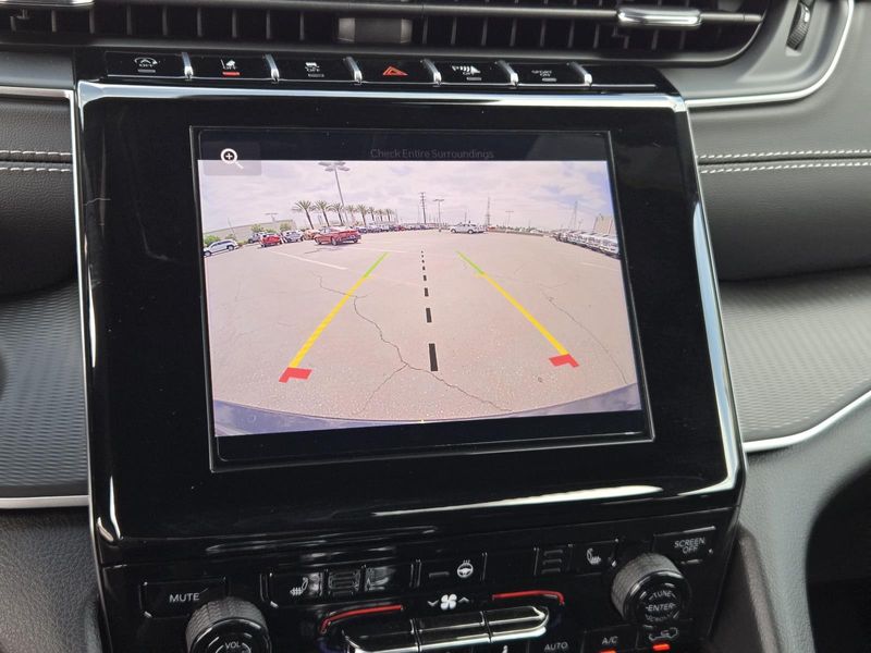 2025 Jeep Grand Cherokee Altitude photo 7