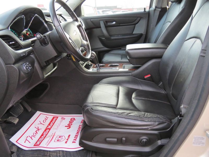 Used 2014 Chevrolet Traverse LT AWD 4dr SUV w/2LTImage 8