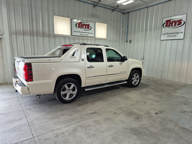 Used 2013 Chevrolet Avalanche LTZImage 4