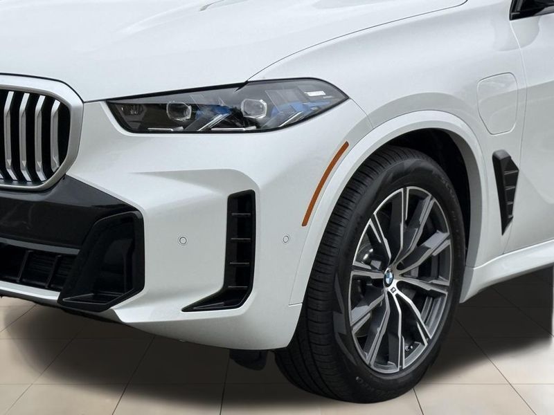 2026 BMW X5 xDrive50eImage 11
