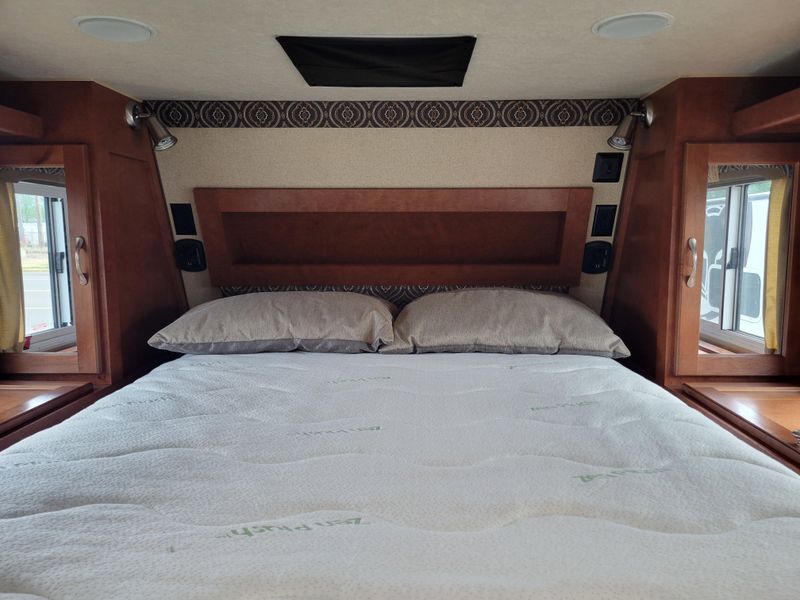 Used 2017 NORTHWOOD ARCTIC FOX 865 Image 19