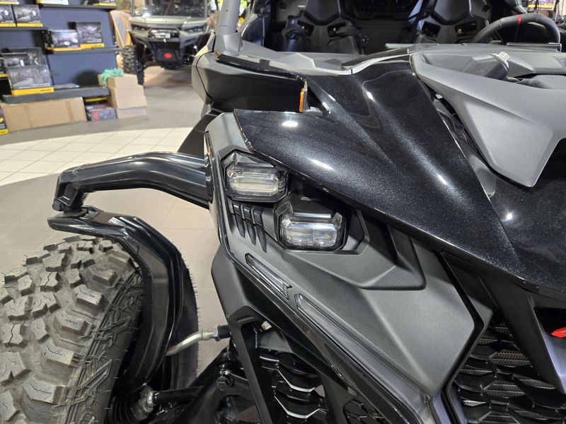 NEW 2026 CAN-AM MAVERICK R X RS 999T DCT Image 10