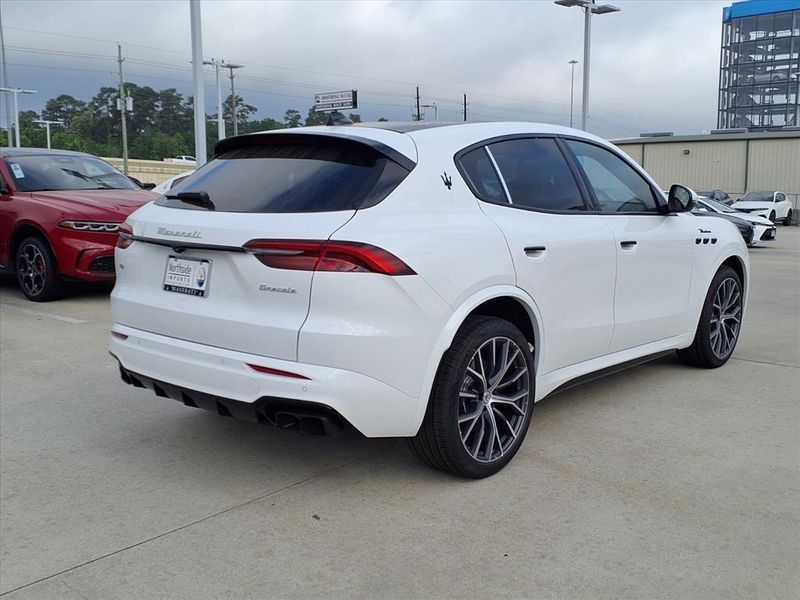 New 2026 Maserati Grecale ModenaImage 7
