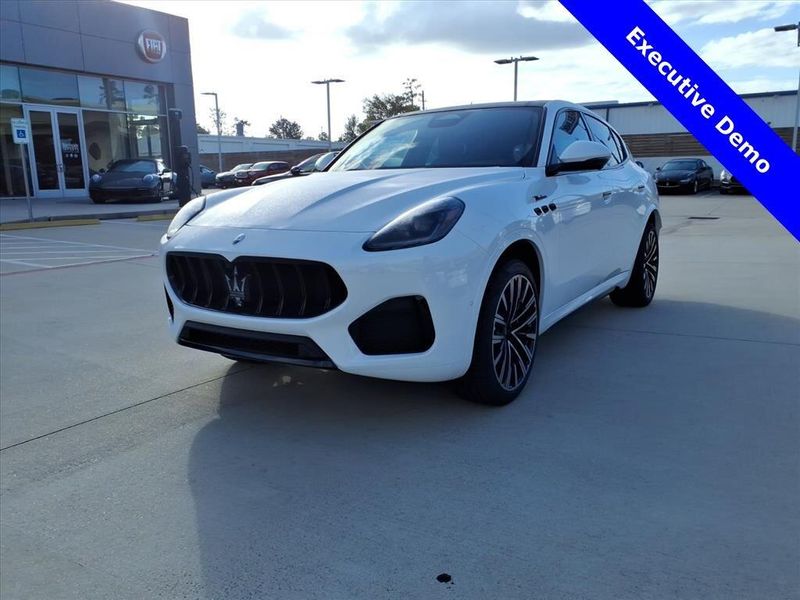 New 2025 Maserati Grecale ModenaImage 2