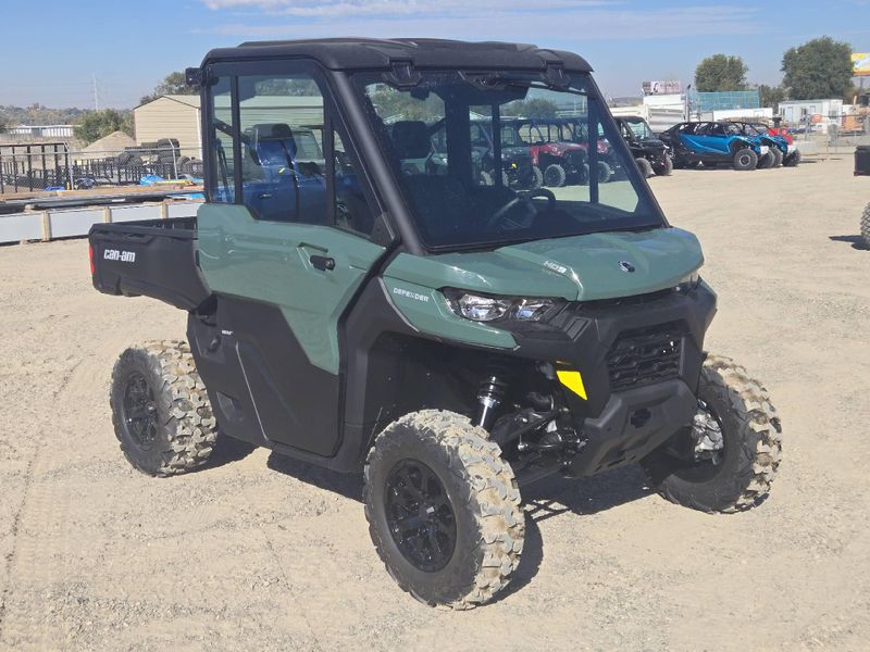New 2026 Can-Am DEF DPS CAB HD9 Image 4