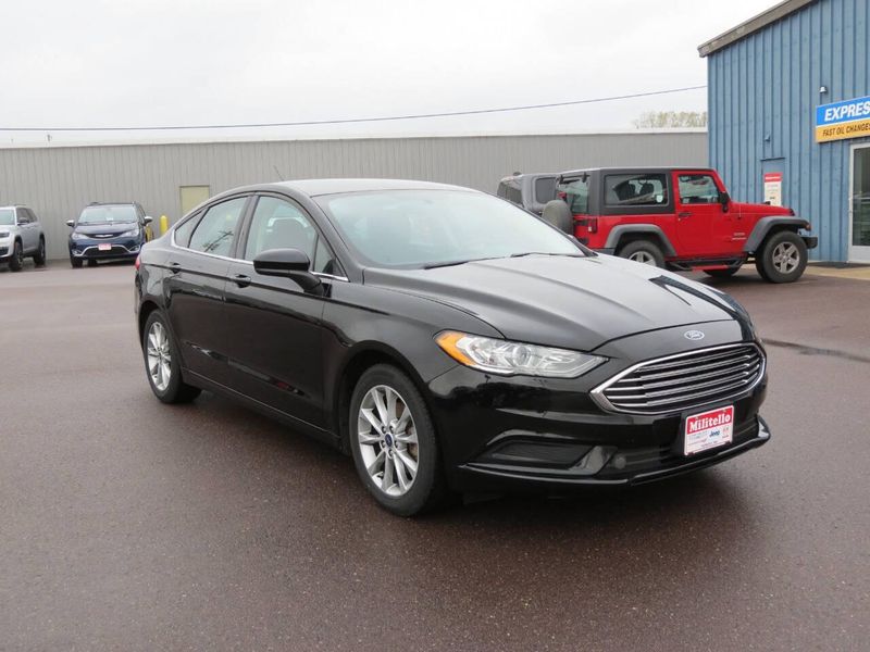 2017 Ford Fusion SE 4dr SedanImage 8
