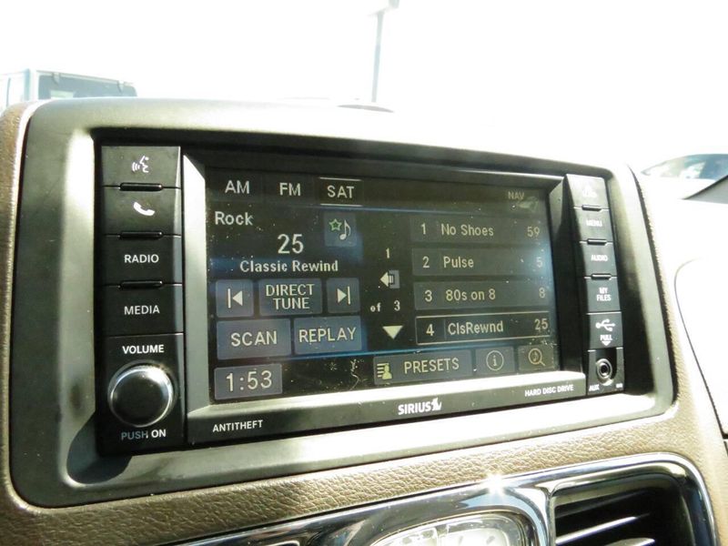 Used 2015 Chrysler Town & Country Touring L 4dr Mini VanImage 17