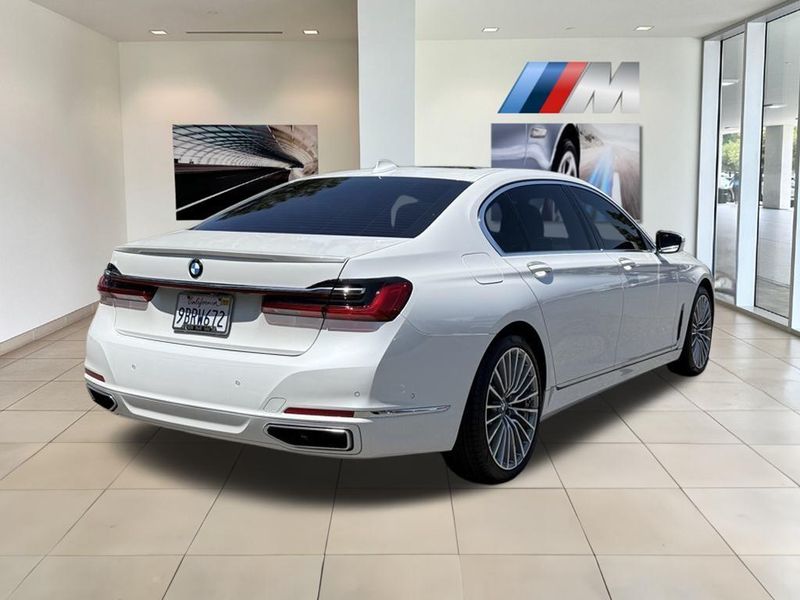 2022 BMW 7 Series 740iImage 6