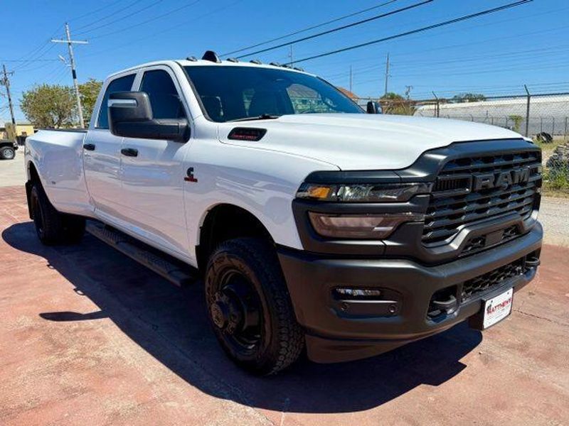 New 2027 RAM 3500 TradesmanImage 3