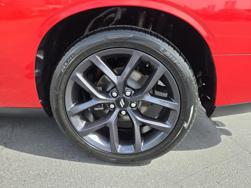 Used 2019 Dodge Challenger SXT RWD