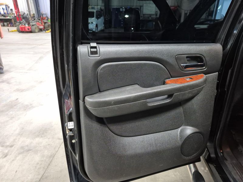 2008 Chevrolet Silverado 3500HD DRW LTZImage 23