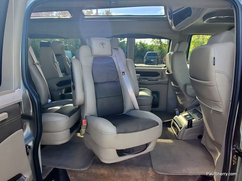 2018 Chevrolet Express 2500 Image 25