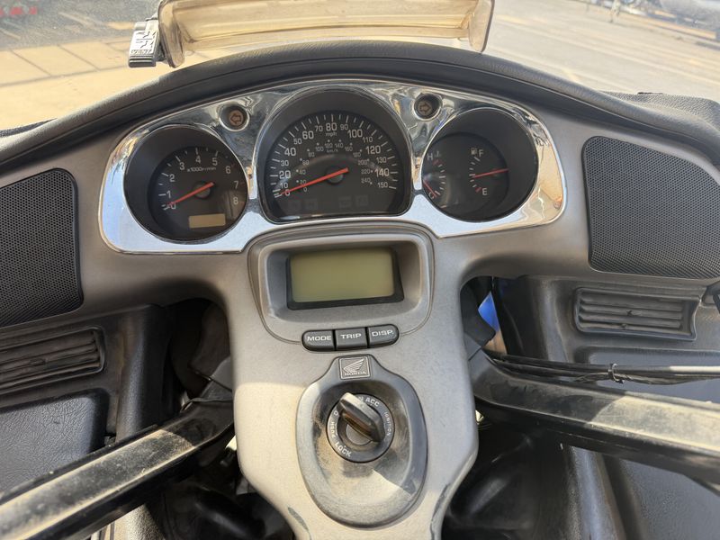 USED 2001 HONDA GOLD WING 1800 AC Image 5