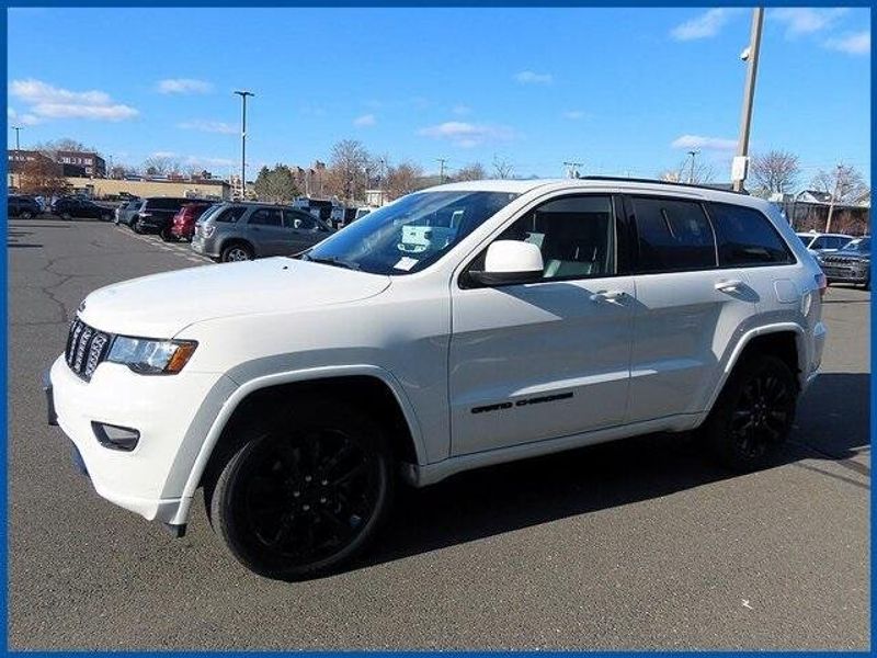 2021 Jeep Grand Cherokee Laredo XImage 1