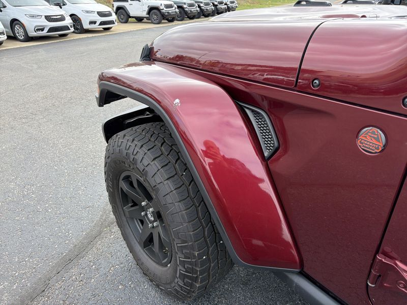 Used 2021 Jeep Gladiator MojaveImage 14