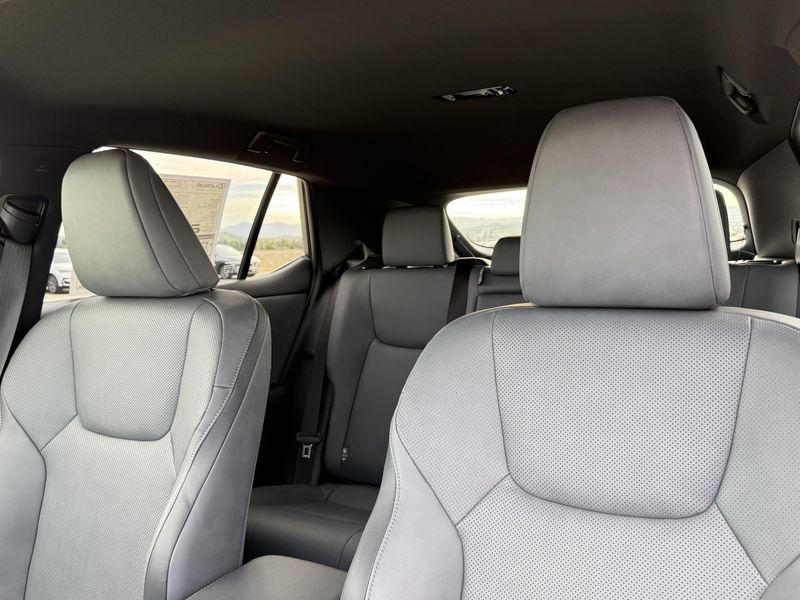 New 2026 Lexus RZ 350eImage 18