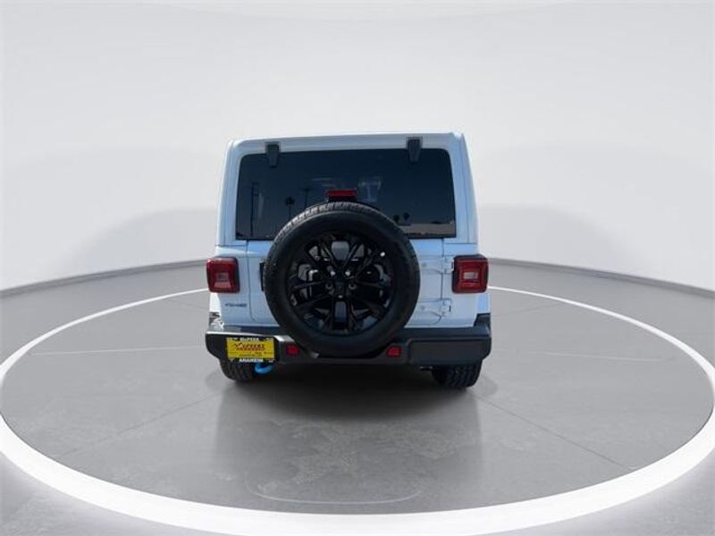 2024 Jeep Wrangler Sahara 4xe photo 7