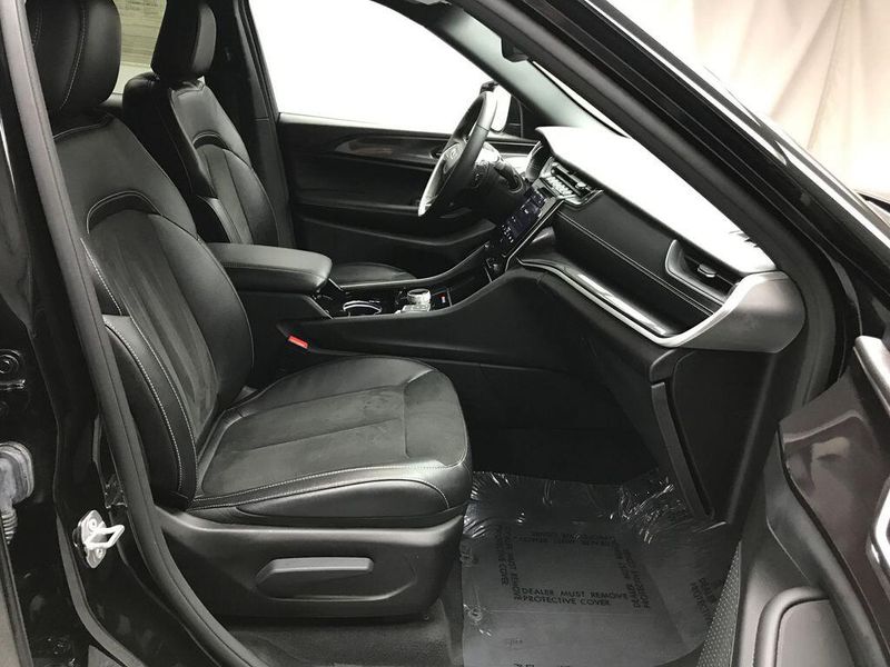 Used 2023 Jeep Grand Cherokee L AltitudeImage 21