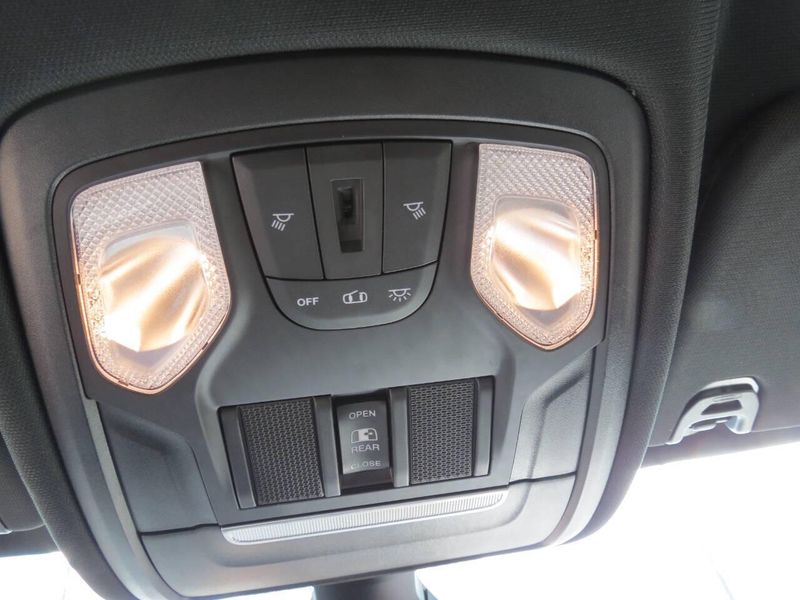 2020 RAM 1500 Rebel 4x4 4dr Crew Cab 5.6 ft. SB PickupImage 27