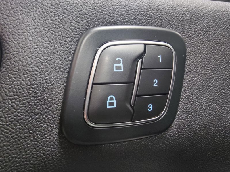 Used 2024 Ford Escape ST-Line Select AWD w/Tech #2 PkgImage 16