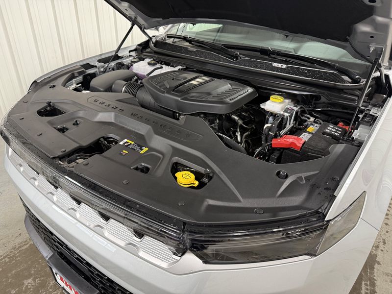 2026 Jeep Grand Wagoneer L 4x4Image 19