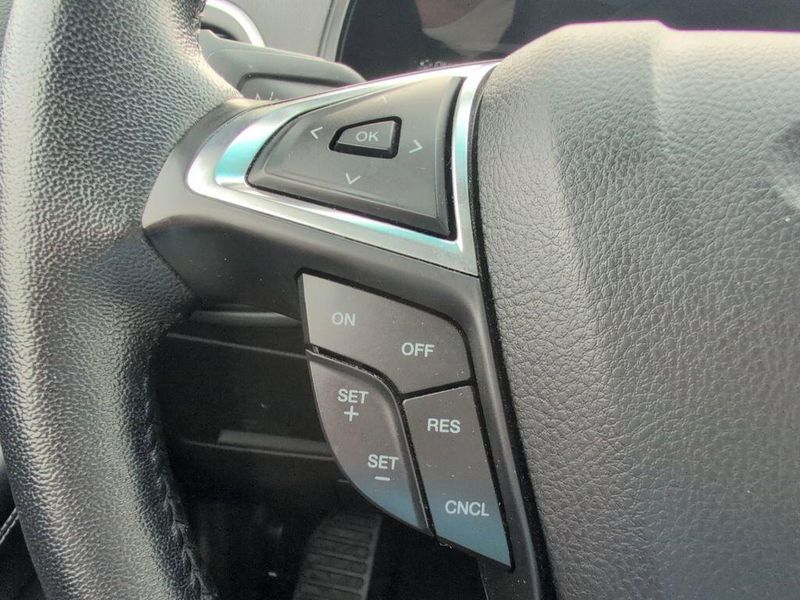 2022 Ford Edge TitaniumImage 25