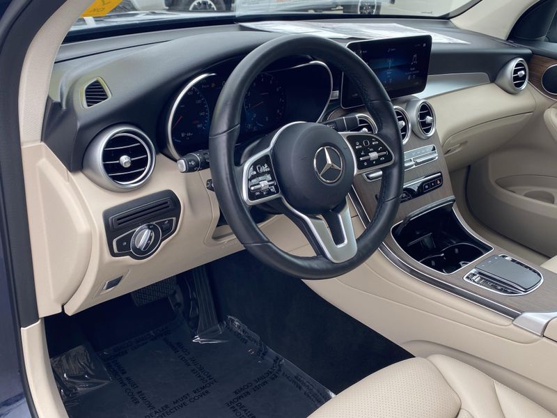 Used 2022 Mercedes-Benz GLC 300Image 15