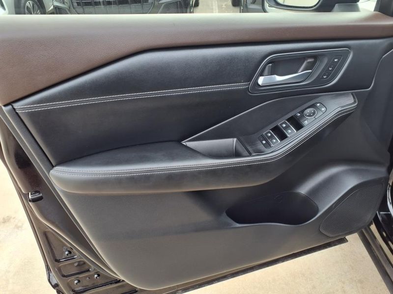 2023 Nissan Rogue SLImage 14