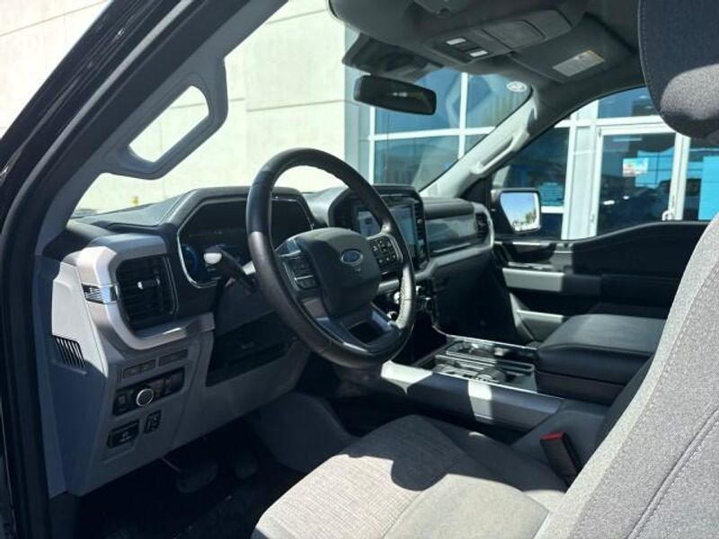 2023 Ford F-150 Lightning XLT photo 18