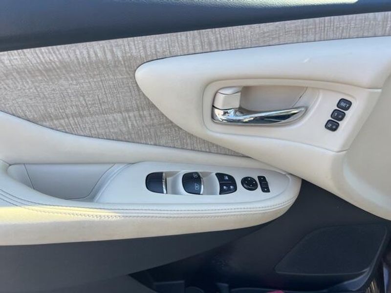 2021 Nissan Murano SLImage 13