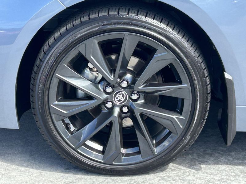 Used 2025 Toyota Corolla SEImage 8