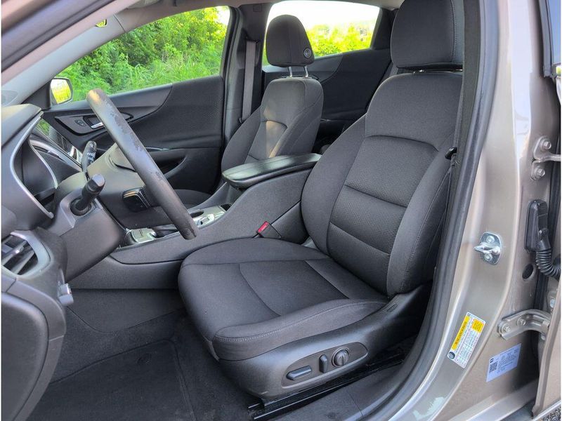 Used 2024 Chevrolet Malibu LTImage 9