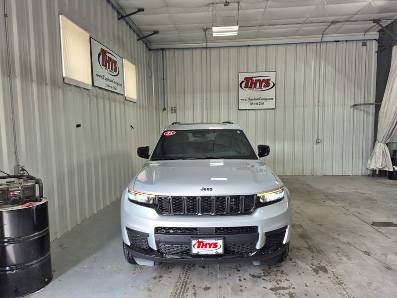 New 2025 Jeep Grand Cherokee L Altitude X 4x4Image 39