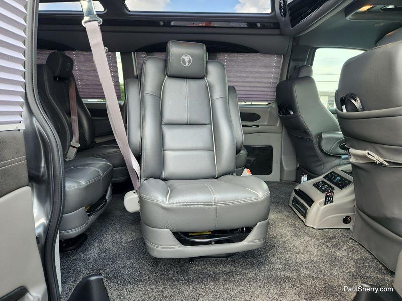 2017 GMC Savana 2500 Image 5