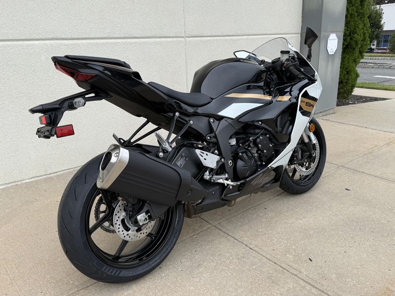 2026 Kawasaki NINJA ZX 6R ABSImage 3