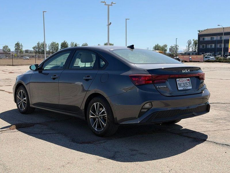 Used 2023 Kia Forte LXSImage 5