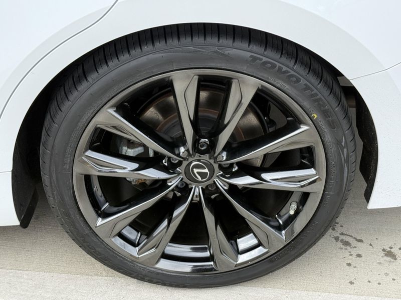 2022 Lexus IS 350 F-SPORTImage 15