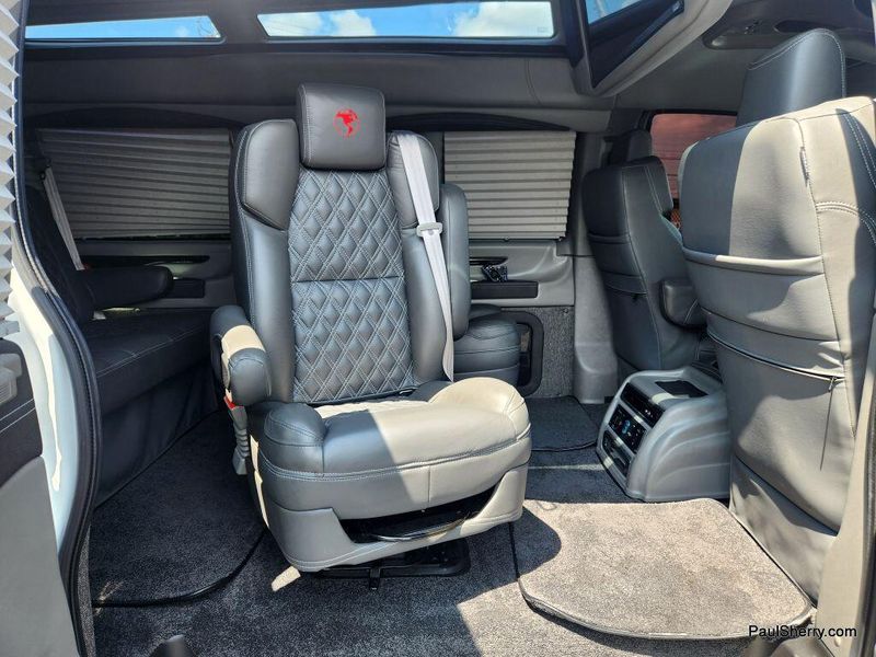2022 GMC Savana Image 53